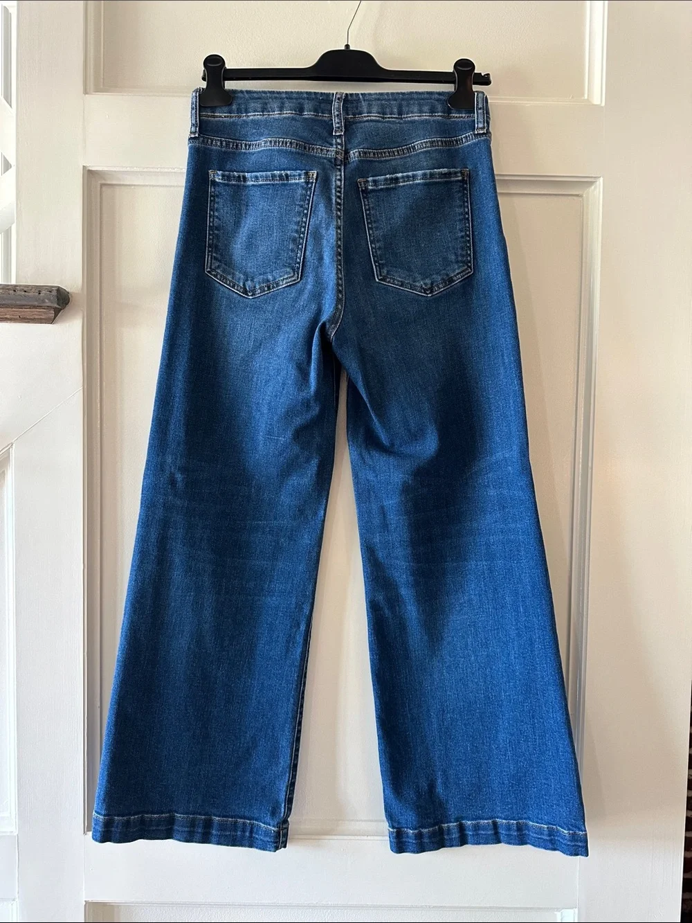Kut from the Kloth Wide-Leg cropped Indigo Patch-Pocket Jeans